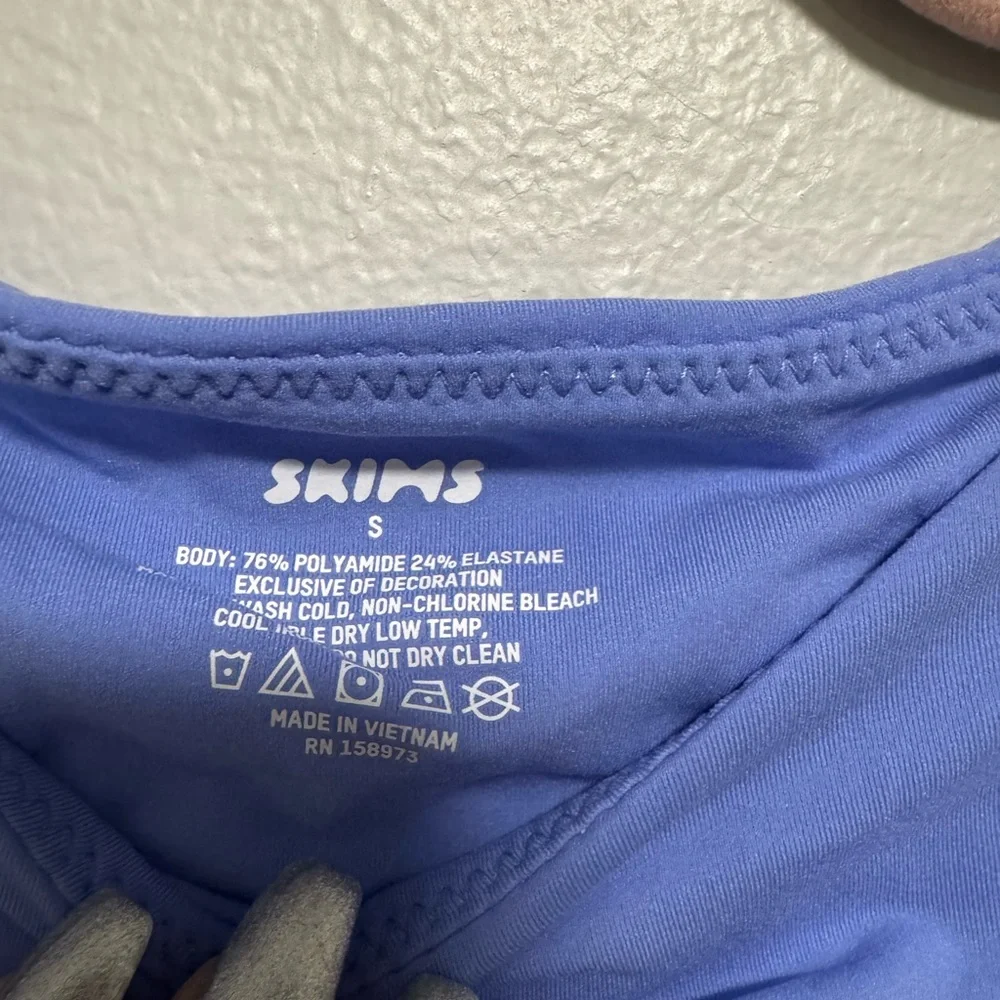 Skims High Neck Body Suit Periwinkle Fits Everyone collection - Picture 10 of 10